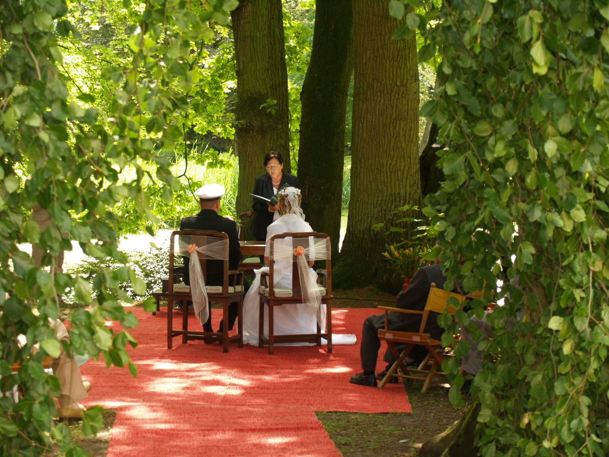 Ihre Hochzeit im Schlosspark im Landhaus Schloss Kölzow